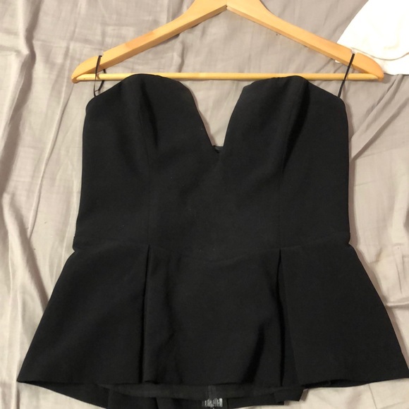 Peplum top with deep V - Picture 1 of 1
